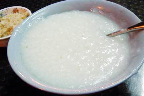 Bé trai 4 tuổi tử vong sau bữa ăn trưa tại trường mầm non