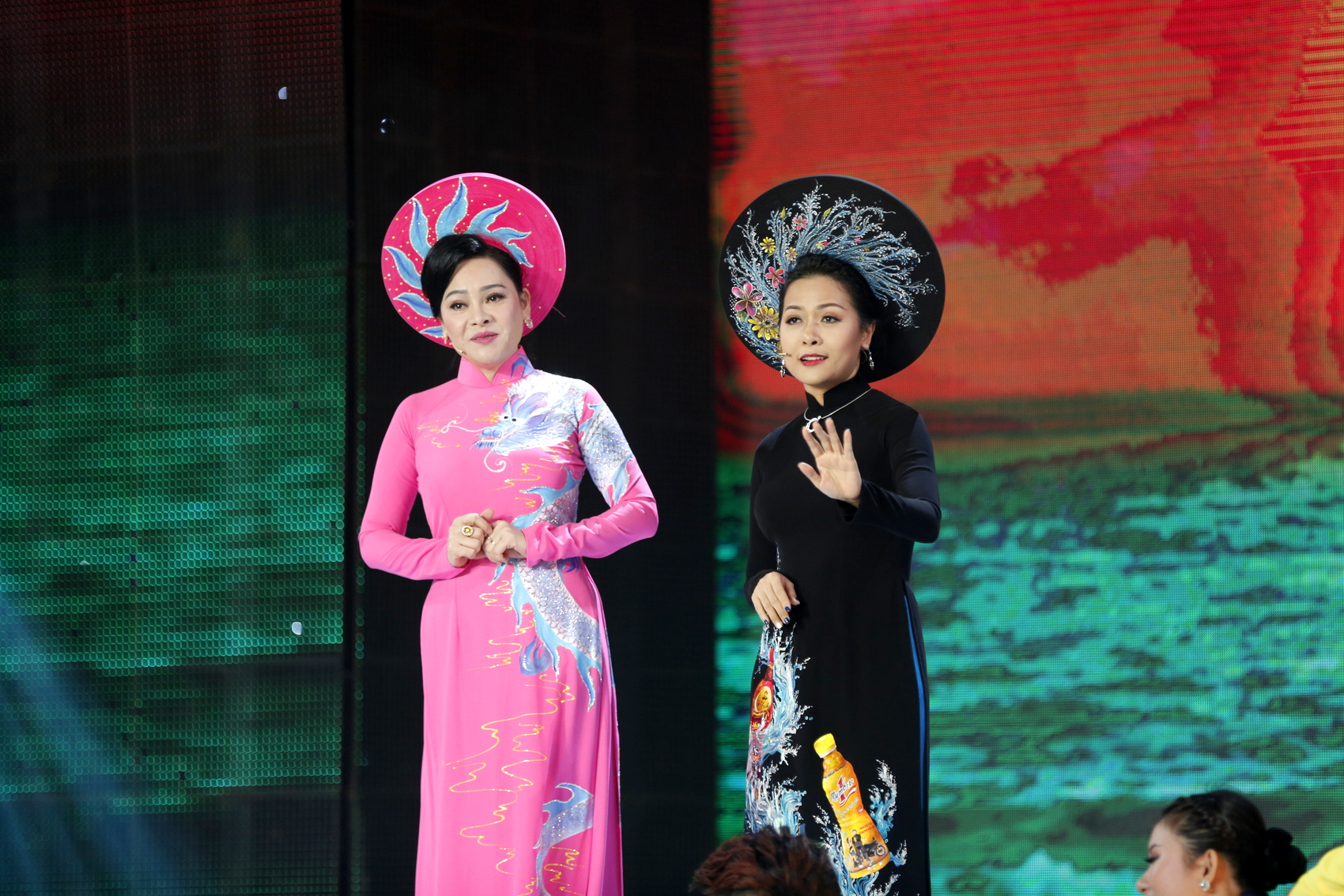 Ca sĩ Đông Đào và doanh nhân Trần Uyên Phương