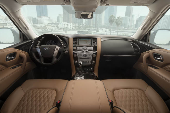 Nhà sản xuất xe sang trực thuộc Nissan bổ sung thêm cho QX80 2018 hàng loạt công nghệ hỗ trợ lái tiên tiến như ga tự động thông minh, cảnh báo điểm mù, cảnh báo va chạm, phanh khẩn cấp khi nhận dạng người đi bộ, cảnh báo chuyển làn, v.v...