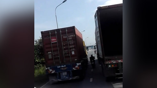Kiểm tra vụ hai xe container dàn hàng ngang, cản trở lưu thông trên đường vành đai