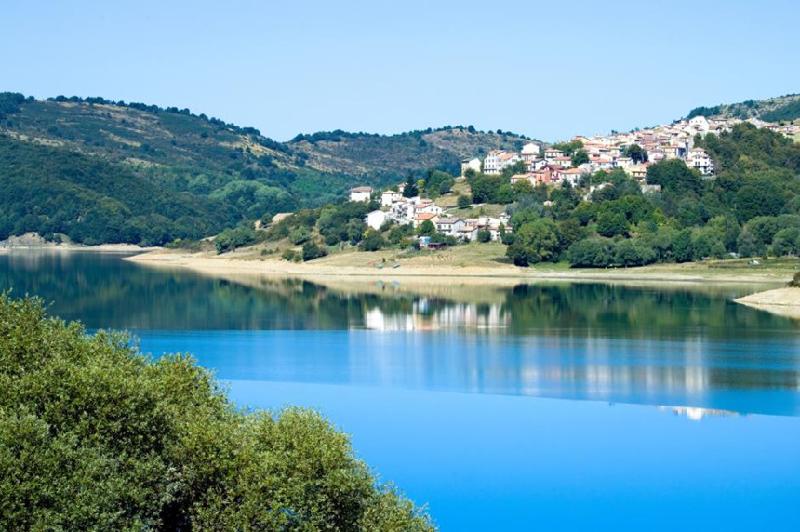 Hồ Campotosto, Italy: 