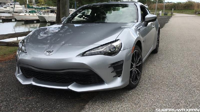 10 mẫu ôtô phù hợp cho người mới tập lái hình ảnh 9 Toyota 86: Thừa hưởng sức mạnh đến từ Subaru cùng kiểu dáng thiết kế của Toyota, 86 là một mẫu xe thể thao thuần chất. Toyota 86 được trang bị hệ thống đèn pha HID thay đổi theo góc lái tăng cường khả năng phát sáng ban đêm. Chiếc coupe này còn được trang bị hệ thống phanh và túi khí hoàn hảo, đảm bảo độ an toàn cho người lái.