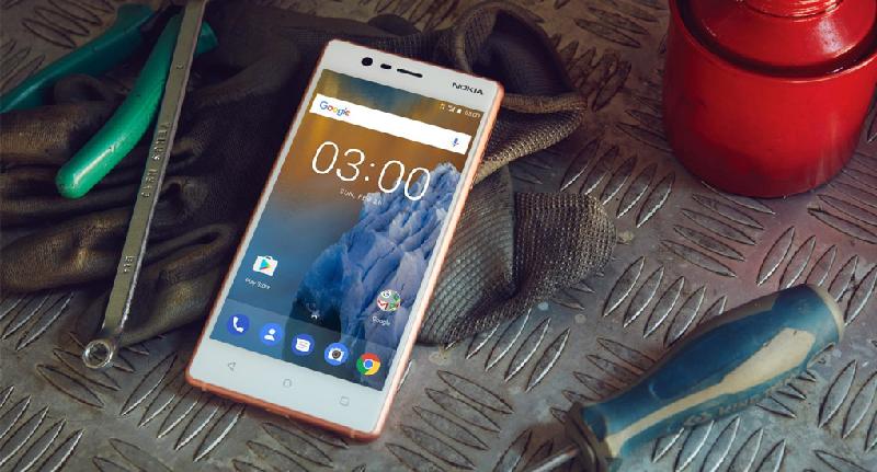 Nokia 3 (giá khoảng 2,8 triệu đồng): Ưu điểm của Nokia 3 là nhiều phiên bản màu sắc và thiết kế khá thời trang, giá rẻ và thời lượng pin tương đối dài với 20 giờ đàm thoại. Nokia 3 có kích thước màn hình 5 inch, camera trước và sau đều 8 MP, chạy hệ điều hành Android mới nhất. Đây có thể coi là phiên bản smartphone có mức giá khá rẻ đến từ thương hiệu uy tín, tuy nhiên nhược điểm của Nokia 3 này là dung lượng lưu trữ không cao 16GB và cấu hình không mạnh.