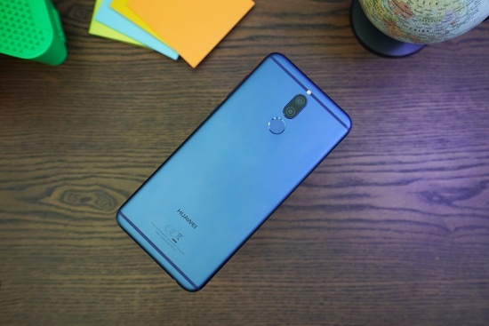 Huawei Nova 2i là thiết bị duy nhất trong danh sách này sở hữu tới 4 camera, trong đó cụm camera kép ở mặt sau bao gồm 1 camera chính 16 megapixel và 1 camera phụ 2 megapixel. . Trong khi cụm camera kép mặt trước bao gồm 1 camera chính 13 megapixel khẩu f/2.0 và 1 camera phụ 2 megapixel.