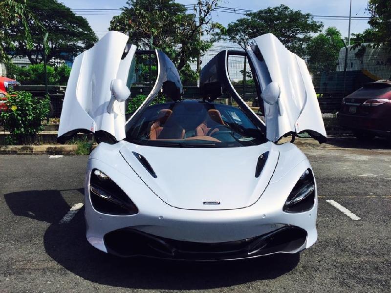 'Bóc tem' siêu xe mới nhất của McLaren 720S vừa cập cảng Việt Nam