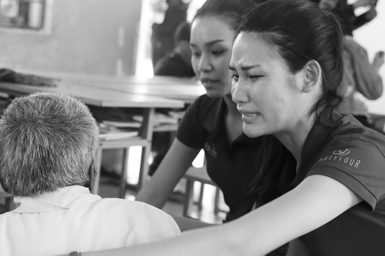 Thí sinh xúc động với hoàn cảnh của người dân
