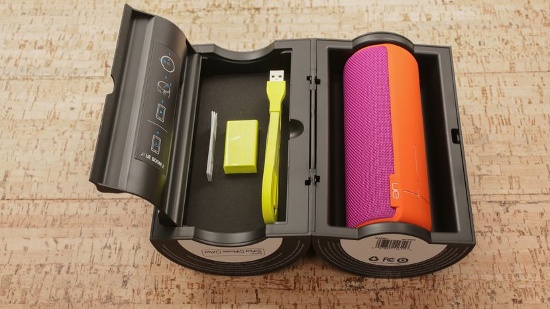 UE Boom 2 cũng hỗ trợ kết nối với trợ lý ảo Alexa của Amazon, cho phép sử dụng một số tính năng thông minh và kiểm soát âm thanh khi rảnh tay. 