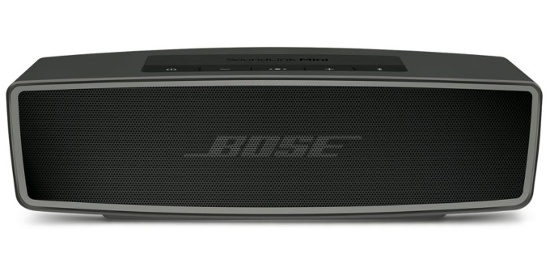Bose SoundLink Mini 2 (4,1 triệu): So với các đối thủ trong bài thì Bose SoundLink Mini 2 có kiểu dáng khá cũ, nhưng lại có chất lượng âm thanh rất ấn tượng, có thể đánh bại JBL Charge 3 và UE Boom 2. 