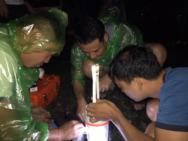 Hàn nối cáp quang tại Bắc thành phố Nha Trang.