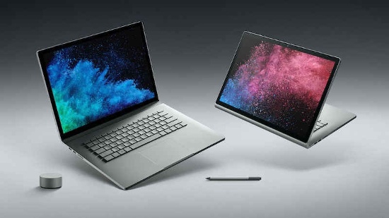 Microsoft Surface Book 2: Ra mắt sau hai năm phiên bản đầu tiên được công bố, Surface Book 2 ngoài được nâng cấp về cấu hình và kiểu dáng, Microsoft còn có thêm lựa chọn phiên bản màn hinh 15 inch lớn hơn. 