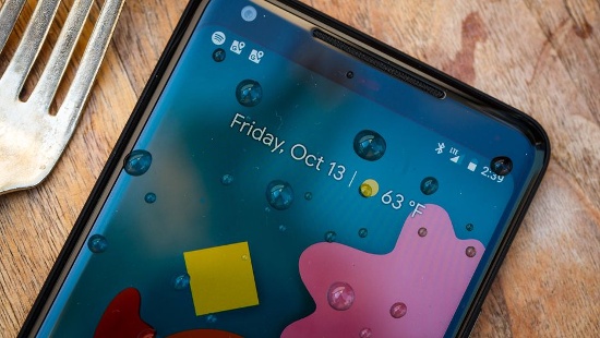 Camera phụ của Pixel 2 XL có độ phân giải 8 megapixel, khẩu độ f/2.4 và cũng có thể chụp ảnh chân dung Portrait Mode. Ngoài ra với tính năng Google Lens, cho phép thêm khả năng nhận dạng đối tượng cho camera của Pixel 2 XL. 