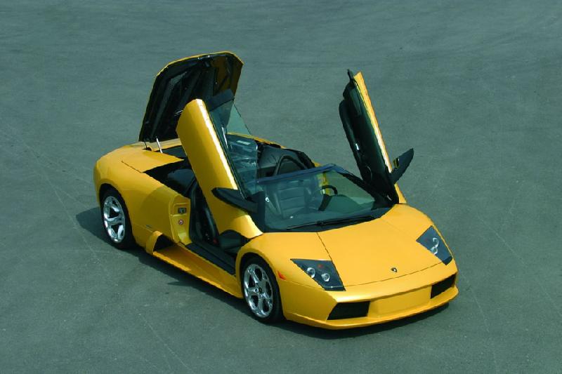 Duong tham tram cua hang sieu xe Lamborghini hinh anh 21