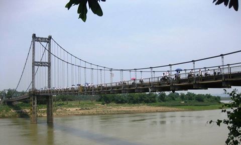 Hai nữ sinh lớp 8 lội sông tự tử nghi do buồn về lỗi lầm bản thân