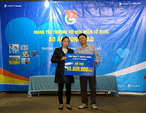 Mang hơi ấm đến với trẻ em vùng cao Yên Bái