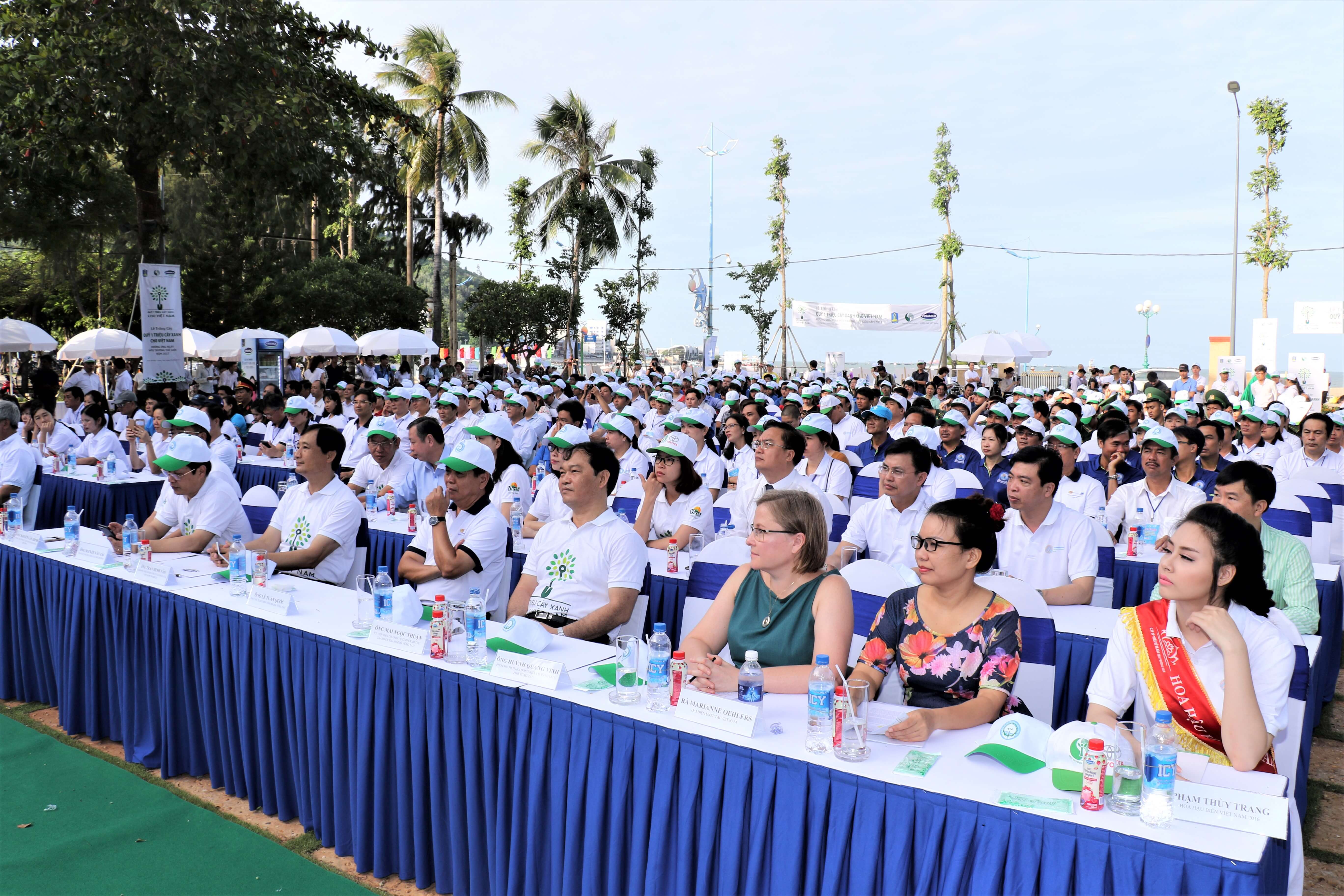 Sự kiện đã thu hút rất đông các đại biểu tới tham dự.