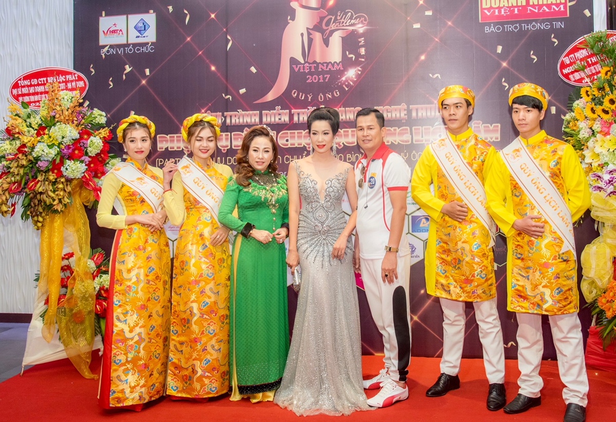 Á hậu Trịnh Kim Chi sang trọng ngồi ghế nóng Quý Ông Lịch Lãm 2017