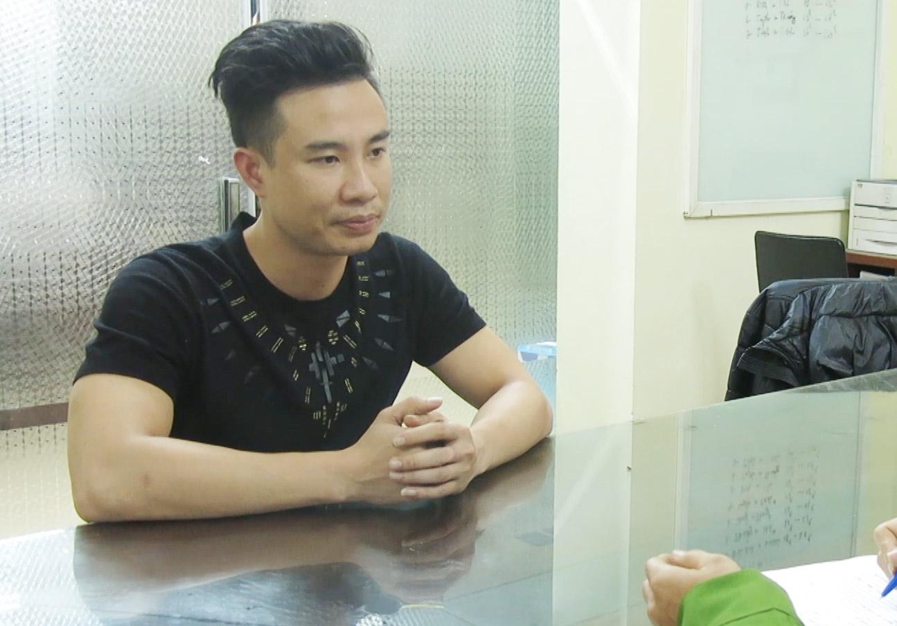 Tú ông Hòa tại cơ quan công an