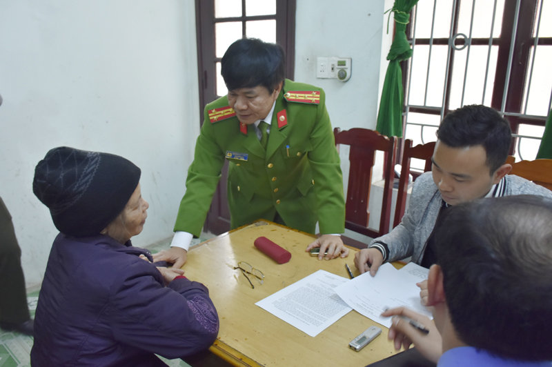 Vụ bé 20 ngày tuổi tử vong: Bà nội khai gì tại cơ quan công an?