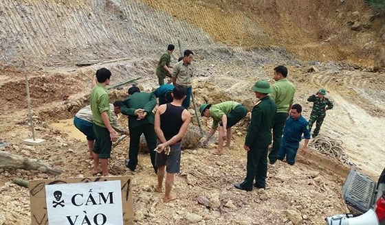 Đào móng nhà, phát hiện quả bom 'khủng'
