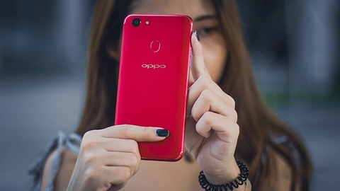 Giống như F5, điểm nhấn chính trên phiên bản 6GB màu đỏ chính là bộ camera selfie độ phân giải 20MP với khẩu độ f/2.0 tích hợp công nghệ trí tuệ nhân tạo. A.I giúp camera của F5 series hoạt động như một bộ não tổng hợp và phân tích.