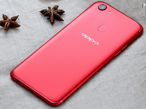 Bên cạnh đó, F5 6GB RED được trang bị những tính năng của các dòng sản phẩm cao cấp gồm màn hình tràn FHD+, Facial Unlock, mở khoá vân tay… và được nâng cấp về phần cứng (RAM 6GB) cho những trải nghiệm hoàn toàn khác. Sức hấp dẫn của F5 6GB RED chính là màu đỏ thời thượng, phù hợp mùa Noel, mùa lễ hội cuối năm…