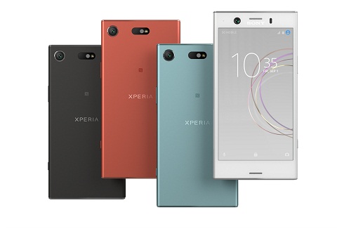 Sony Xperia XZ1 (giá 700 euro - khoảng 18,5 triệu đồng). Sản phẩm được trang bị màn hình HD full HD 5,2 inch được tối ưu hóa cho các video HDR và có thể mô phỏng khuôn mặt 3D.