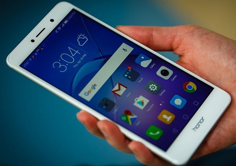 Honor 6X (179 euro - khoảng 4,7 triệu đồng). Sản phẩm có màn hình rộng 5,5 inch Full HD và đầu đọc dấu vân tay.