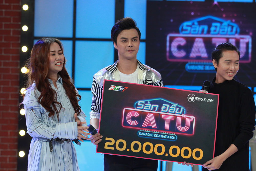 Võ Minh Lâm &quot;bó tay&quot; trước hit của Bùi Anh Tuấn tại Sàn Đấu Ca Từ