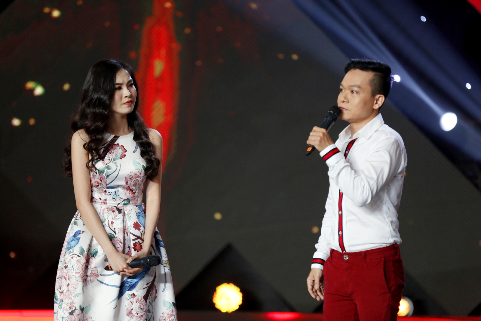 Thử thách dành cho Thúy Vi là nói về tuổi Hợi (con heo) với khách mời chính là ca sĩ, biên đạo múa Kỳ Phương. Thúy Vi chọn cho mình phong cách nhí nhảnh, trẻ trung và lối dẫn tự nhiên đúng với lứa tuổi. 