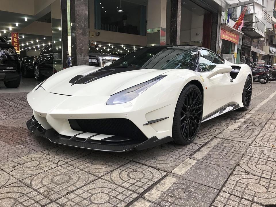 Siêu xe Ferrari 488 GTB độ Misha Designs và mâm PUR hầm hố của tay chơi Việt