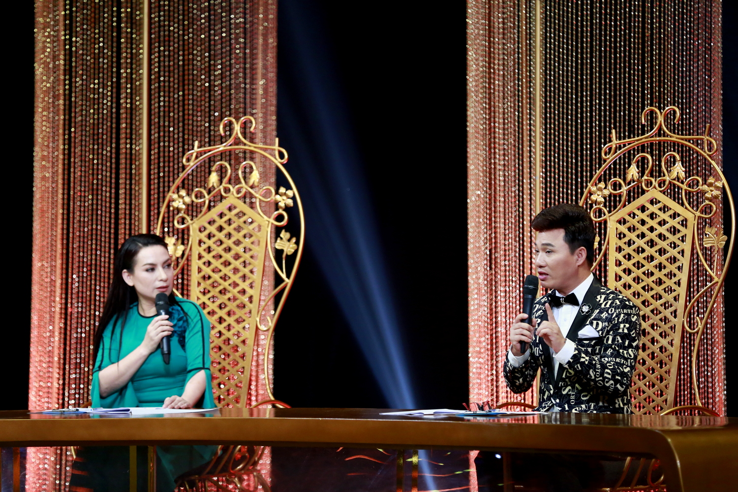 Phi Nhung khiển trách con gái nuôi Tuyết Nhung
