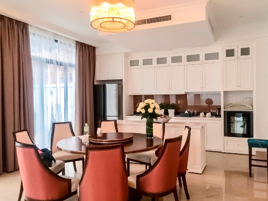 Không gian phòng bếp tiện nghi và ấm áp