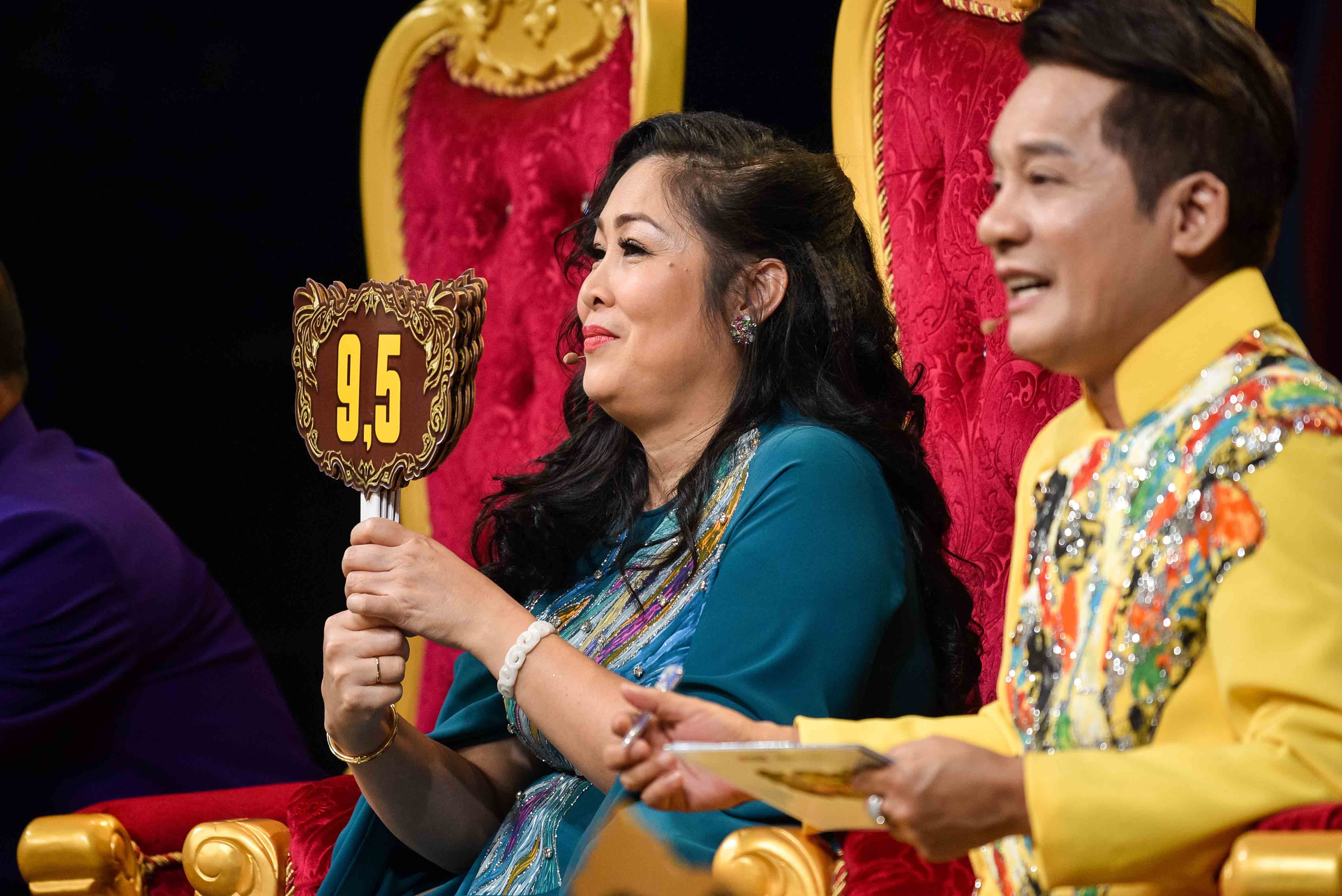 Sư phụ Hồng Vân: “Cô xúc động trong vui mừng vì hôm nay con lột xác hoàn toàn”.