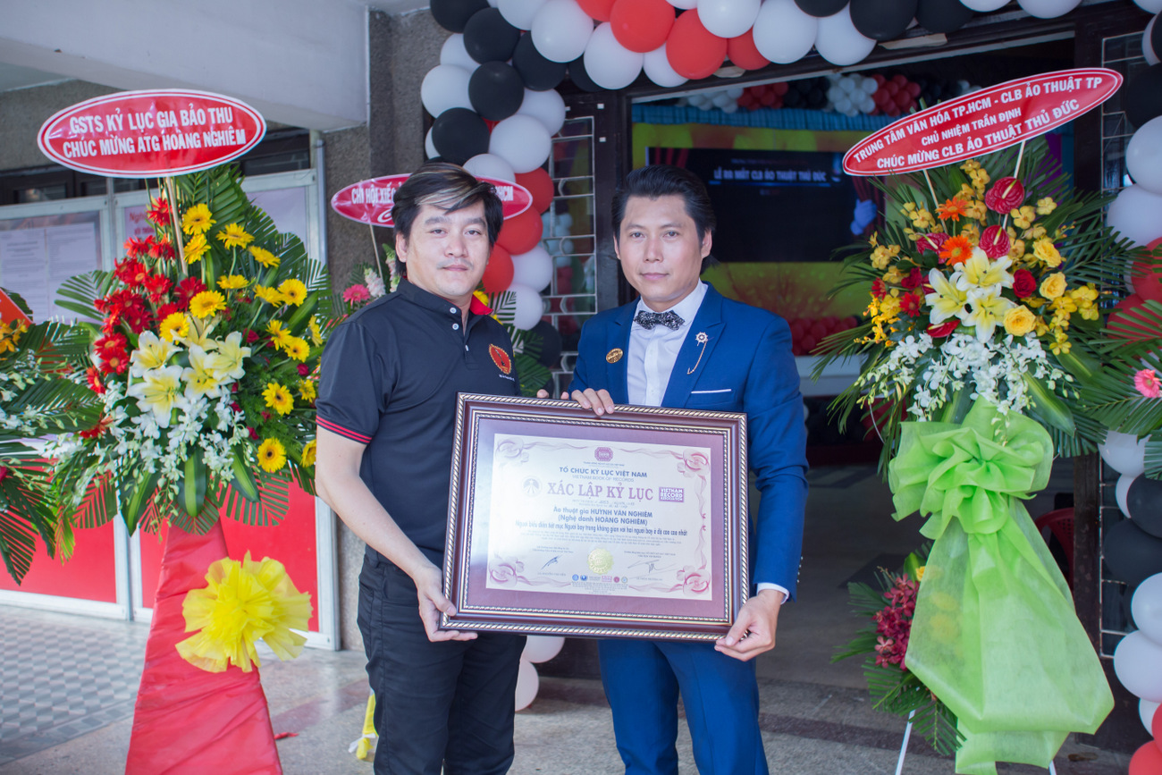 Giám khảo Kỳ Tài Lộ Diện Hoàng Nghiêm xác lập kỷ lục Việt Nam
