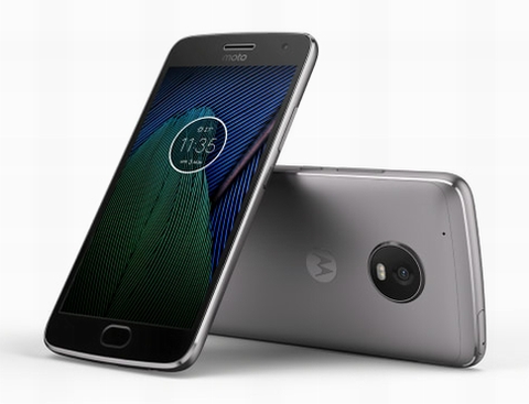 Motorola Moto G5S Plus (6,99 triệu đồng). Đây cũng là một chiếc smartphone sở hữu một màn hình kích thước 5.5 inch, độ phân giải Full HD cho chất lượng hiển thị sắc nét. Motorola Moto G5S Plus được trang bị chip tầm trung Snapdragon 625 8 nhân 64-bit , xung nhịp 2.0 GHz, RAM 4 GB, ROM 32 GB và hỗ trợ khe thẻ nhớ microSD lên đến 128 GB. Moto G5S Plus cũng cài sẵn Android 7.1 (Nougat). 