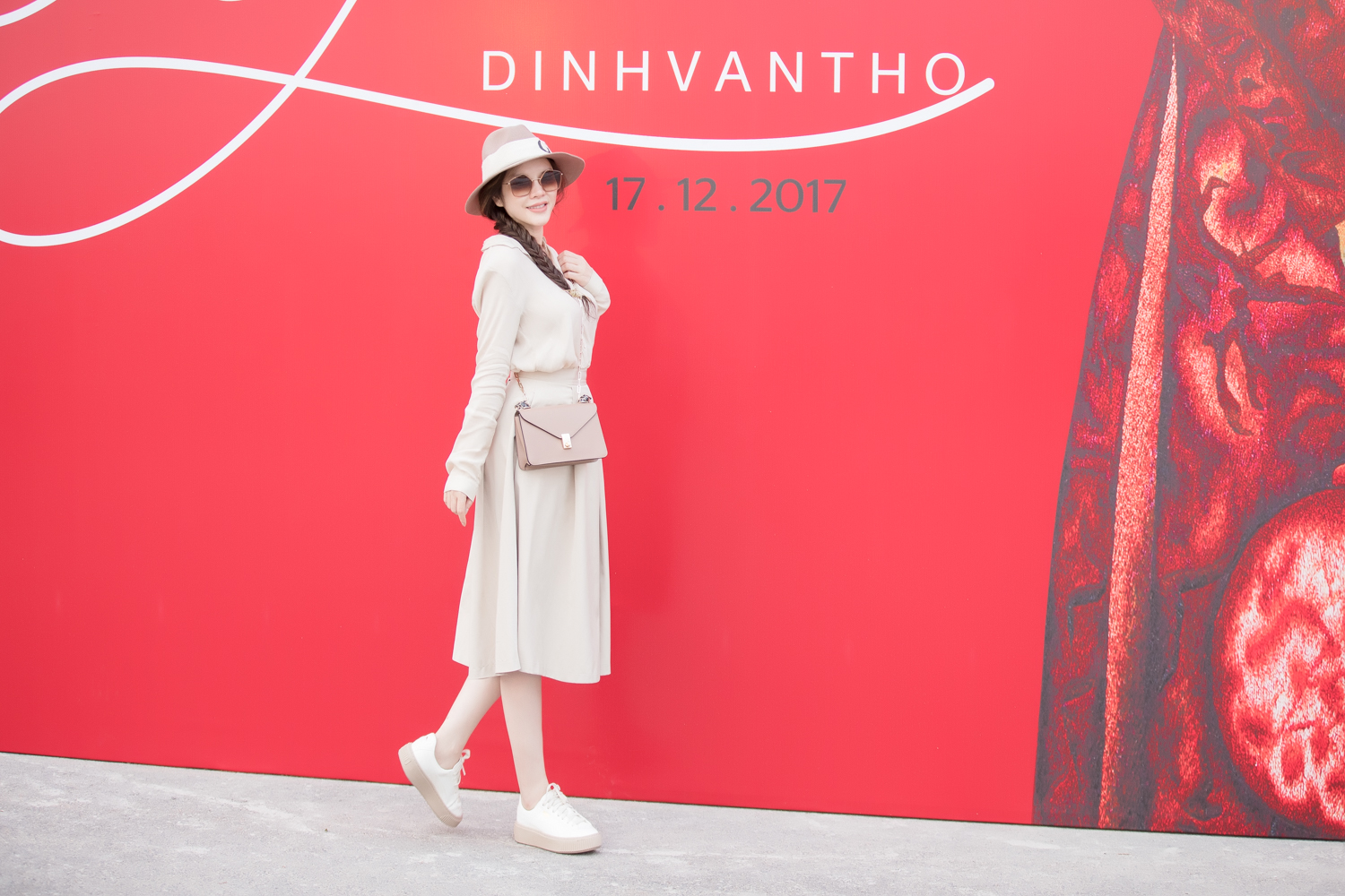 Lý Nhã Kỳ diện trang phục trẻ trung ở Hội An