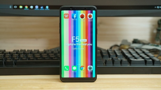 Oppo F5 Youth vẫn sử dụng vi xử lý Mediatek MT6763T Helio P23 như đàn anh F5 với 8 nhân Cortex-A53 tốc độ 2,5 GHz, nhân đồ hoạ Mali-G71, RAM 3GB và bộ nhớ trong 32GB.