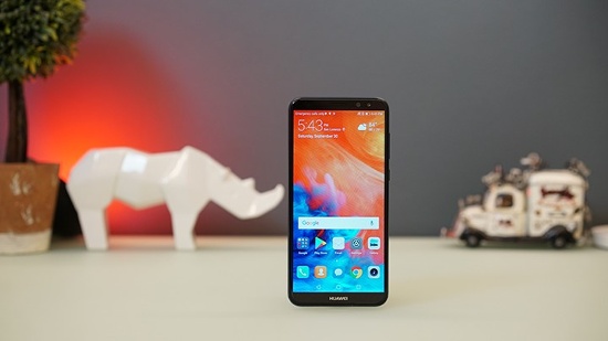 Kết luận: Như vậy Huawei Nova 2i và Oppo F5 Youth có khá nhiều điểm chung. Cả hai đều được trang bị màn hình tràn viền, cấu hình khá, màn hình tương tự và pin dung lượng khác biệt ít. Nhưng chăc chắn trải nghiệm chụp hình sẽ khác nhau và Nova 2i hứa hẹn mang đến nhiều tính năng chụp hình mới lạ hơn với 4 camera riêng biệt.
