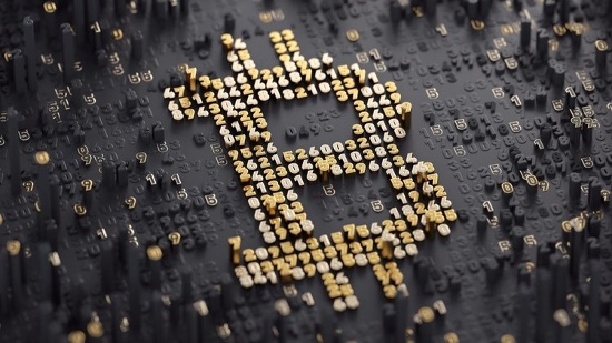 Vốn hóa khủng: Vào cuối tháng 11 năm 2017, giá trị của Bitcoin đã đạt tới 10.000 USD cho mỗi đơn vị. Thực tế, có khoảng 16.7 triệu máy Bitcoin đang lưu hành và giá trị vốn hóa thị trường của đồng tiền ảo này đã lên tới hơn 168 tỷ USD (Tính đến ngày 28 tháng 11 năm 2017), cao hơn rất nhiều so với Disney, McDonald’s hay IBM, thậm chí cao hơn cả GDP của nhiều quốc gia như New Zealand, Peru, Cộng hòa Czech.
