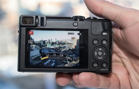 Panasonic Lumix ZS50: Dòng sản phẩm máy ảnh compact ZS của Panasonic từ lâu đã thống trị thị trường máy ảnh siêu zoom nhỏ gọn và Lumix ZS50 là một trong những thiết bị như vậy.