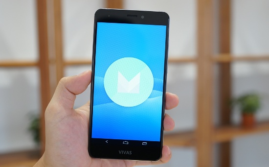 Lotus S3 LTE có màn hình 5.5 inch với độ phân giải HD, được trang bị vi xử lý MediaTek MT6753 với 8 nhân Cortex A53 tốc độ 1.3 GHz, đồ họa Mali-T720, bộ nhớ RAM 3GB cùng bộ nhớ trong lớn nhất trong danh sách này với 32GB cho khả năng lưu trữ thoải mái.
