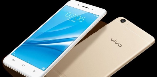 Vivo Y55s: Đây là bản nâng cấp của chiếc Vivo Y55 đã được ra mắt trước đó với cấu hình mạnh mẽ hơn và camera nhiều cải tiến. Máy vẫn sở hữu thiết kế lớp vỏ kim loại nguyên khối sang và đẹp, mang nhiều đường nét quen thuộc của iPhone.