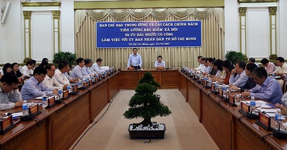 Phó Thủ tướng Vương Đình Huệ: Lương không đủ sống đã làm đảo lộn nhiều giá trị trong xã hội - Ảnh 2