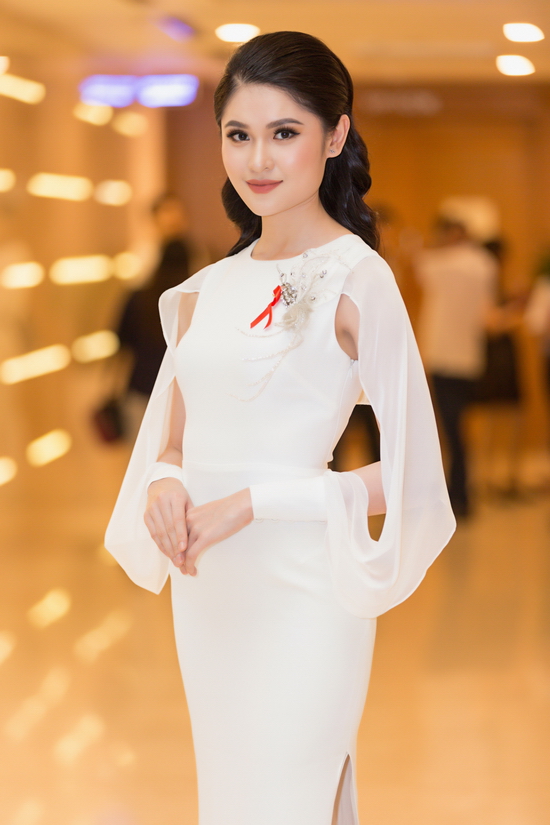 Thuỳ Dung chung tay kêu gọi nâng cao nhận thức của cộng đồng về HIV 