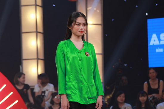 Tiết mục tiếp theo được trình diễn bởi cô học sinh lớp 11 có cái tên khá lạ Cái Kim Ngân, đến từ Đà Nẵng. Vốn sẵn đam mê hài từ nhỏ, cô gái được mẹ dẫn dắt từ Đà Nẵng vào Sài Gòn để thử sức. Cô nàng xinh xắn sẽ thử sức bộ đôi ban giám khảo bằng lối hài “nhây” duyên dáng. Tuy nhiên, Trấn Thành, Trường Giang có bật cười hay không vẫn còn là ẩn số.