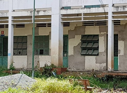 Trường học trị giá gần 20 tỷ đồng bỏ hoang gần 10 năm sẽ bị phá bỏ
